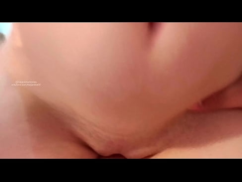 ❤️ Dormindo no quarto da minha irmã e foi assim que acordei ❤️ Porno real vídeo em nós ☑