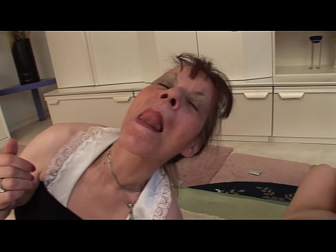 ❤️ Duas avós e um avô têm uma tríplice ❤️ Porno real vídeo em nós ☑
