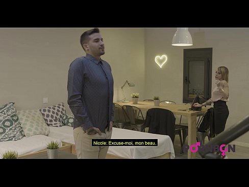❤️ PORNBCN 4K Uma mulher madura com mamas grandes quer ser um gigolô jovem fodido anal com um grande amortismo de broche de pinto duro estilo cão de foder, lambendo o orgasmo do cachorro legenda francesa ❤️ Porno real vídeo em nós ☑