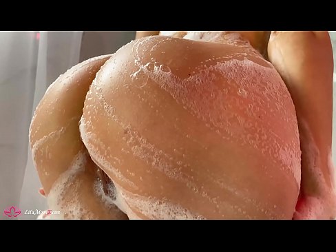 ❤️ Brunette Masturbates Pussy com Vibrador para Orgasmo Intenso no Chuveiro ❤️ Porno real vídeo em nós ☑